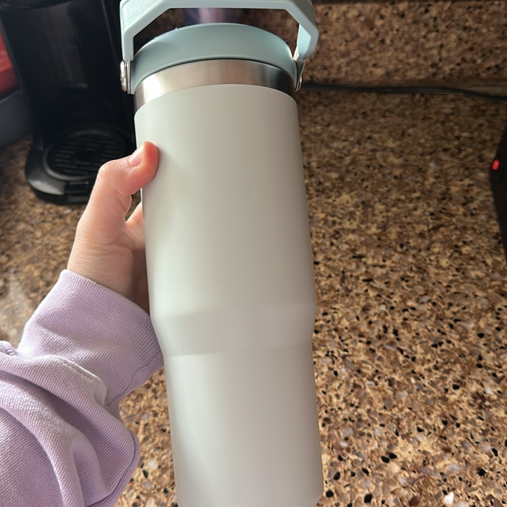 Stanley 30 oz bottle - Picture 4 of 4